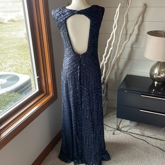 Navy Vera Wang sequence formal evening gown. Wore once - Picture 6 of 12
